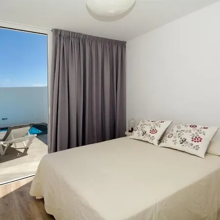 Puerto Del Carmen Sleeps 4 With Pool&wifi Villa