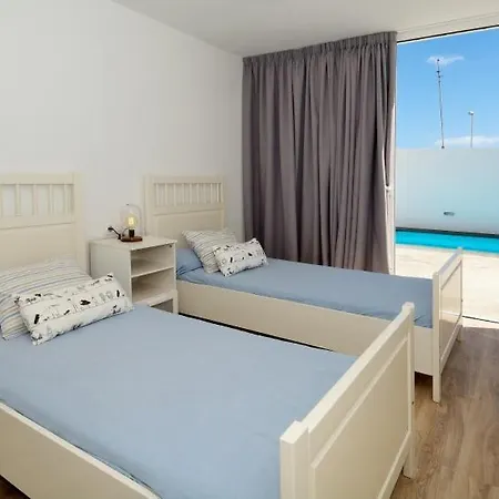 Puerto Del Carmen Sleeps 4 With Pool&wifi *