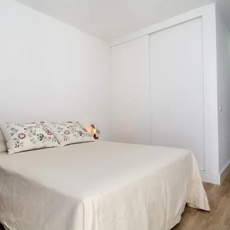 Puerto Del Carmen Sleeps 4 With Pool And Wifi *