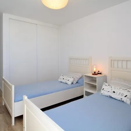 Willa Puerto Del Carmen Sleeps 4 With Pool And Wifi